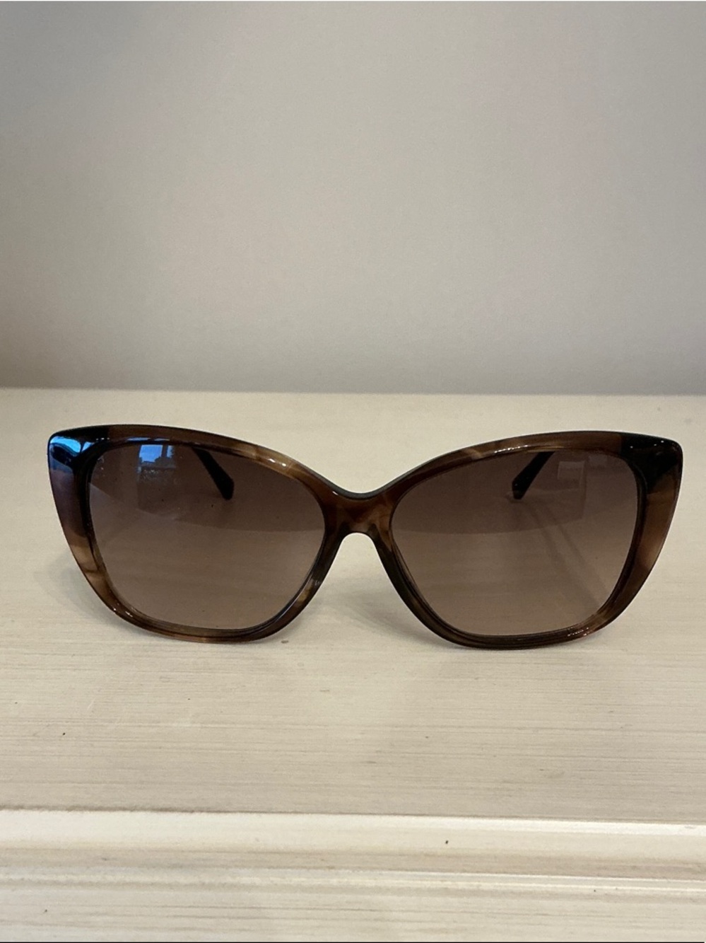 Authentic, Vera Wang Brown Cat-Eye Sunglasses - Picture 2 of 12